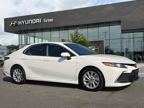 Ice 2023 Toyota Camry LE