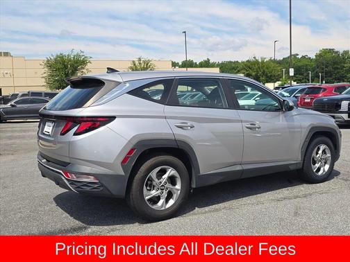 Shimmering Silver 2022 Hyundai TUCSON SE