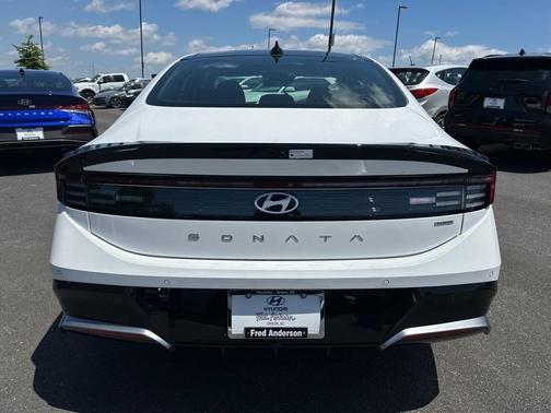 2025 Hyundai SONATA Hybrid Limited