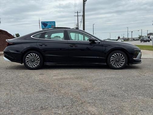 2025 Hyundai SONATA Hybrid Limited