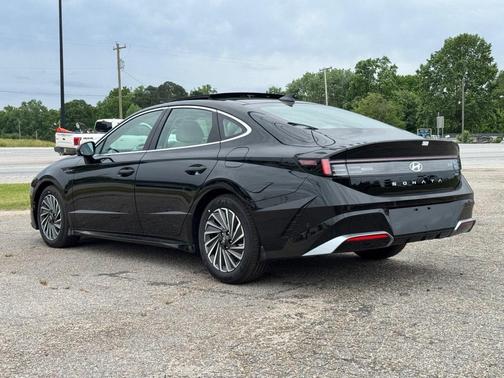 2025 Hyundai SONATA Hybrid Limited