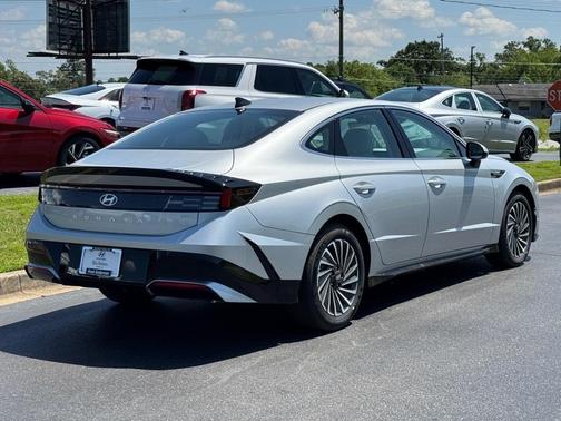 2025 Hyundai SONATA Hybrid SEL