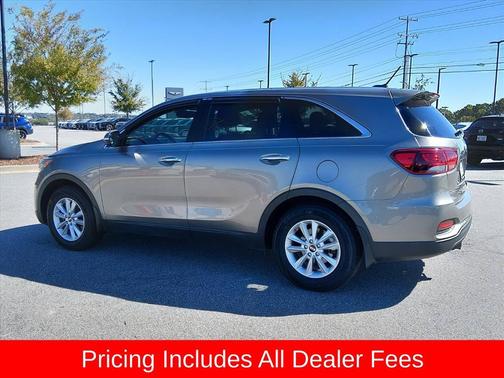 Titanium Silver 2019 Kia Sorento LX