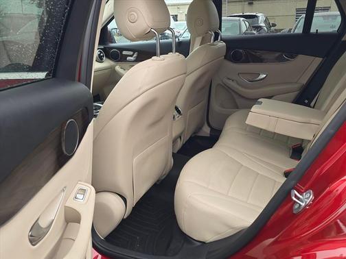 2017 Mercedes-Benz GLC 300 Base