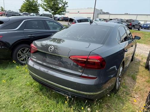 2017 Volkswagen Passat 1.8T R-Line