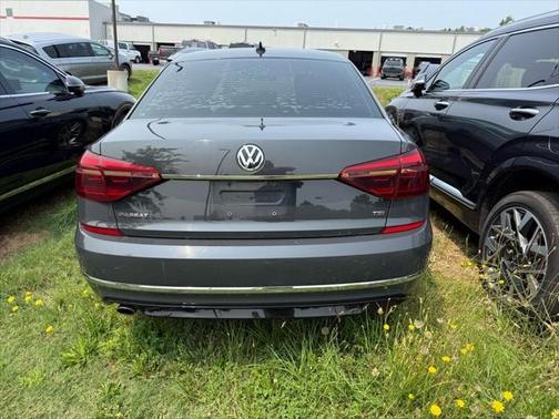 2017 Volkswagen Passat 1.8T R-Line