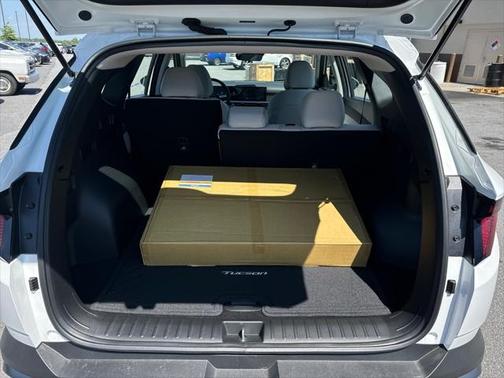 2025 Hyundai TUCSON SE