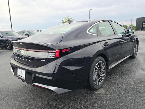 2025 Hyundai SONATA Hybrid SEL