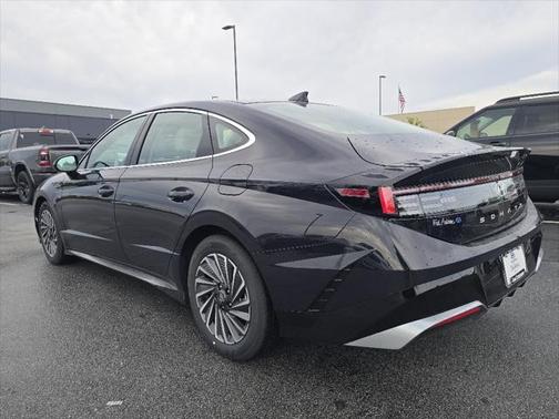 2025 Hyundai SONATA Hybrid SEL