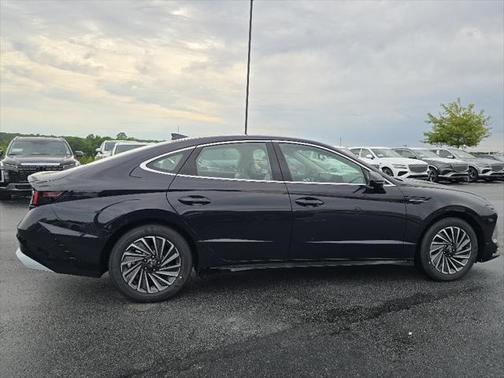 2025 Hyundai SONATA Hybrid SEL
