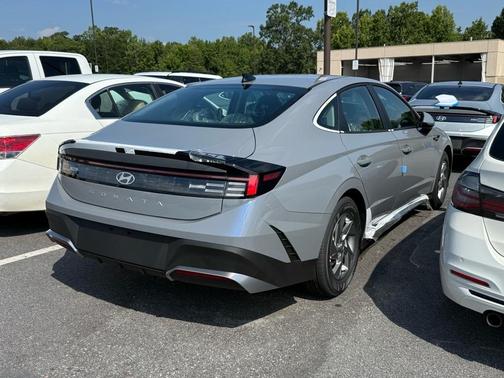 2025 Hyundai SONATA SE