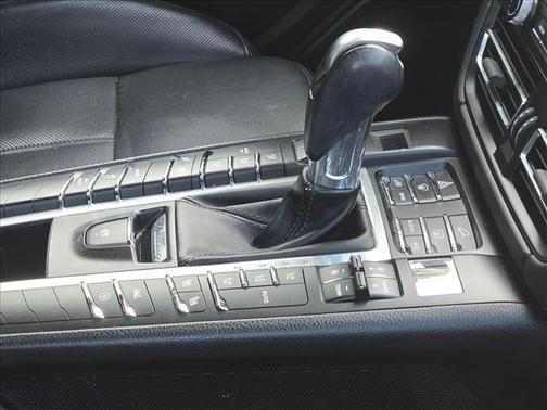 Sapphire Blue Metallic 2019 Porsche Macan Base