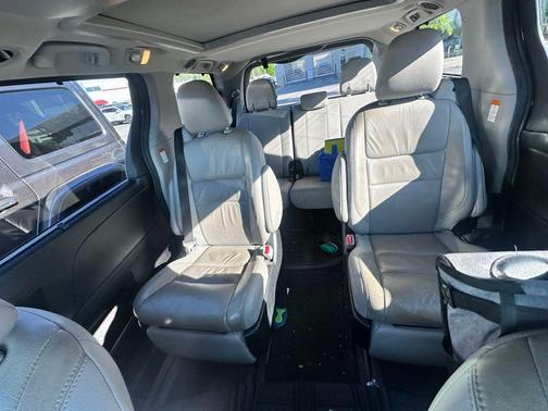 Salsa Red Pearl 2015 Toyota Sienna L