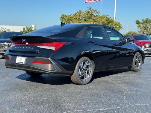 2025 Hyundai ELANTRA HEV SEL Sport