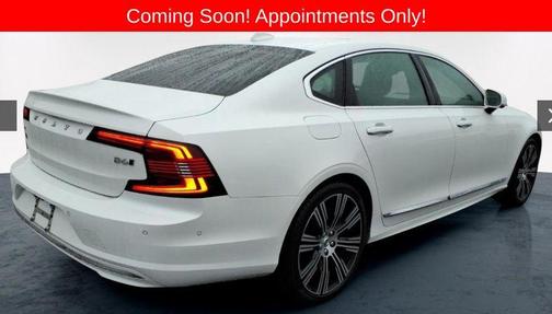 Crystal White Metallic 2022 Volvo S90 B6 Inscription
