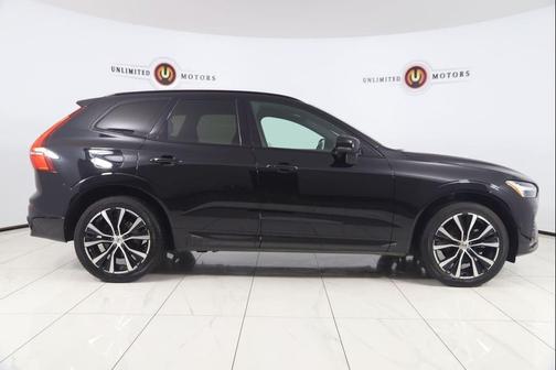 Onyx Black Metallic 2023 Volvo XC60 B5 Plus Dark Theme