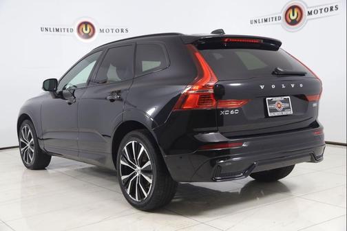 Onyx Black Metallic 2023 Volvo XC60 B5 Plus Dark Theme
