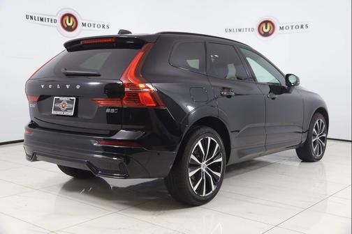 Onyx Black Metallic 2023 Volvo XC60 B5 Plus Dark Theme