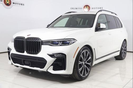 2022 BMW X7 M50i
