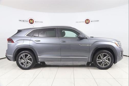 Platinum Gray Metallic 2024 Volkswagen Atlas Cross Sport 2.0T SEL