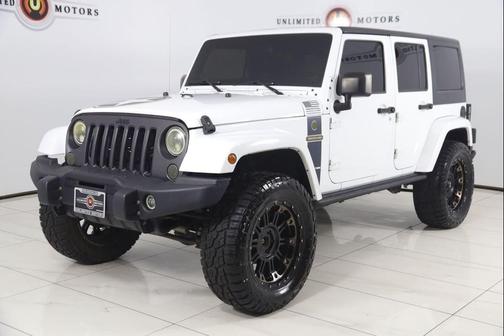 Bright White Clearcoat 2018 Jeep Wrangler JK Unlimited Freedom Edition