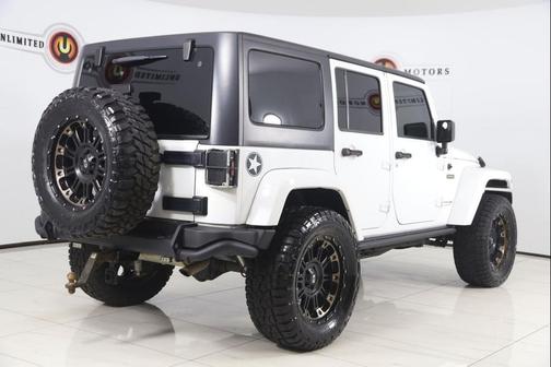 Bright White Clearcoat 2018 Jeep Wrangler JK Unlimited Freedom Edition