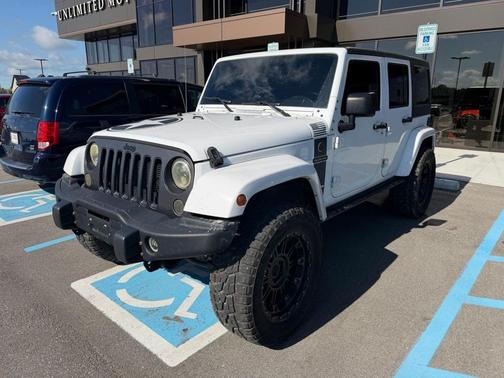 Bright White Clearcoat 2018 Jeep Wrangler JK Unlimited Freedom Edition