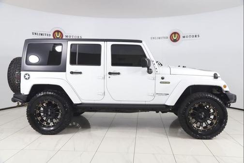 Bright White Clearcoat 2018 Jeep Wrangler JK Unlimited Freedom Edition