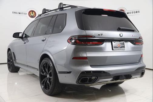 2025 BMW X7 M60i