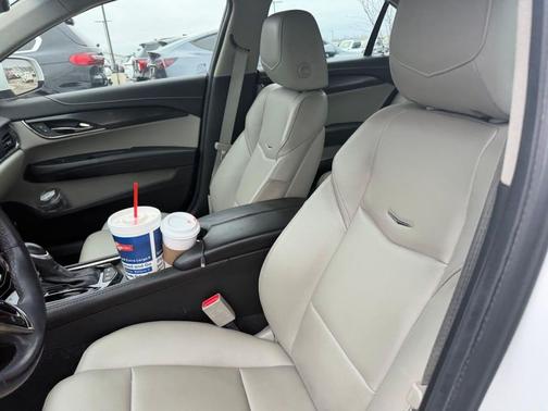 Crystal White Tricoat 2018 Cadillac ATS 2.0L Turbo