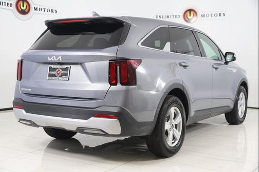 2025 Kia Sorento LX
