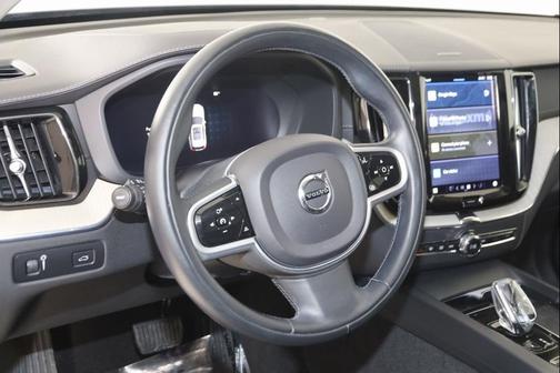 2022 Volvo XC60 B5 Inscription