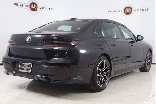 2023 BMW 740 i