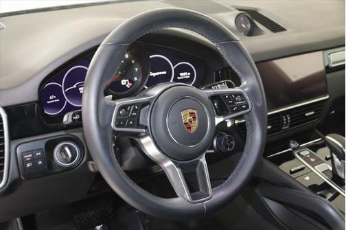 2023 Porsche Cayenne Platinum Edition