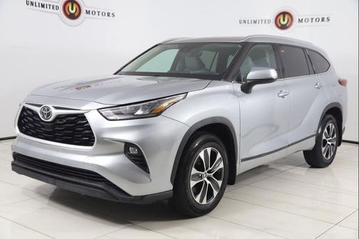 Celestial Silver Metallic 2020 Toyota Highlander XLE