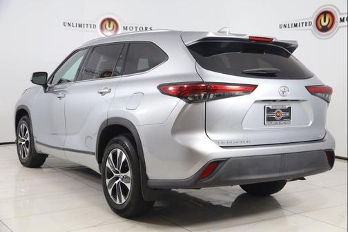 Celestial Silver Metallic 2020 Toyota Highlander XLE