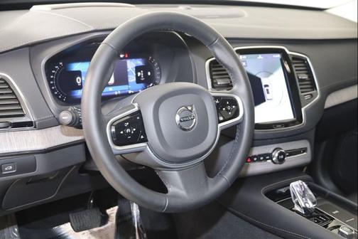 Crystal White Metallic 2023 Volvo XC90 B6 Ultimate 7-Seater