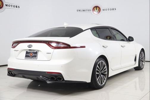 Snow White Pearl 2018 Kia Stinger Premium