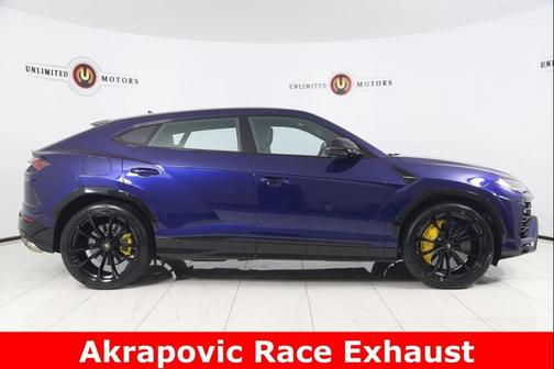 2021 Lamborghini Urus Pearl Capsule