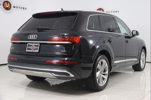 2022 Audi Q7 55 Premium Plus