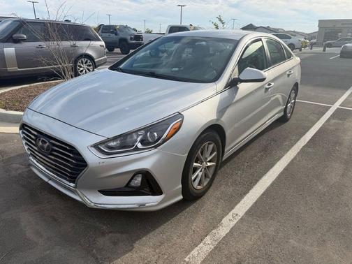 Symphony Silver 2019 Hyundai SONATA SE