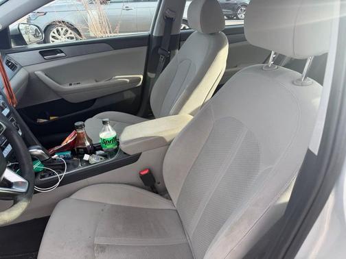 Symphony Silver 2019 Hyundai SONATA SE