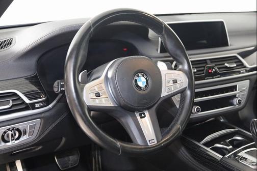 2022 BMW 750 i xDrive