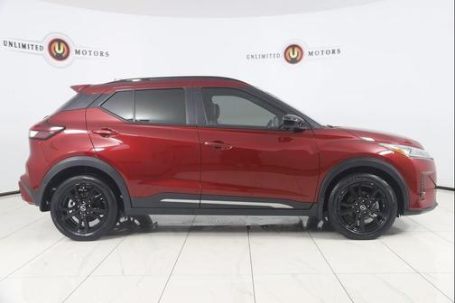 2022 Nissan Kicks SR