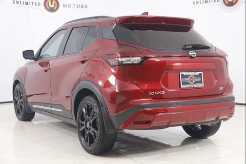 2022 Nissan Kicks SR