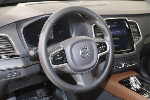 2023 Volvo XC90 Recharge Plug-In Hybrid T8 Ultimate Bright Theme 7-Seater