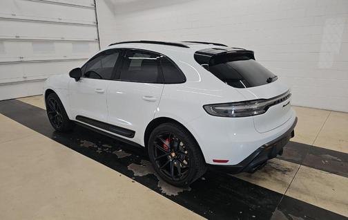 Carrara White Metallic 2023 Porsche Macan Macan GTS