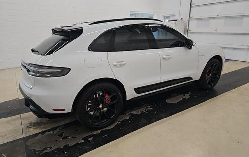Carrara White Metallic 2023 Porsche Macan Macan GTS