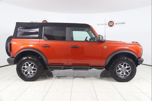 Hot Pepper Red Metallic Tinted Clearcoat 2024 Ford Bronco Badlands