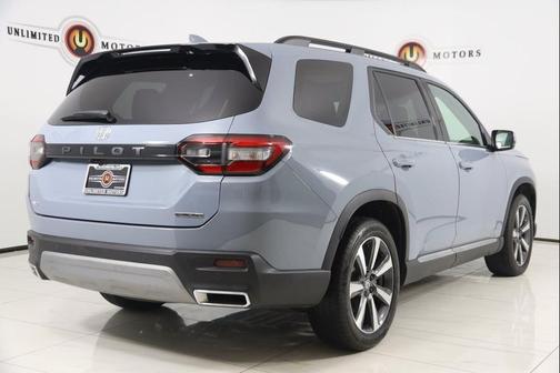 2023 Honda Pilot Touring 8-Passenger